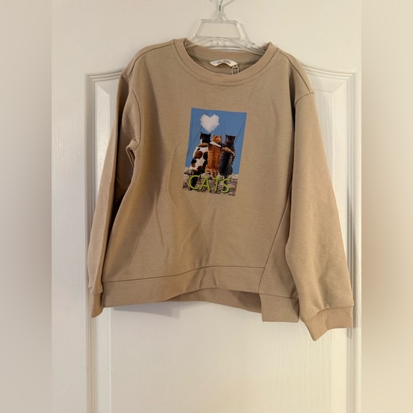 Nwt New Sweater with Cat Graphic - Picture 6 of 9